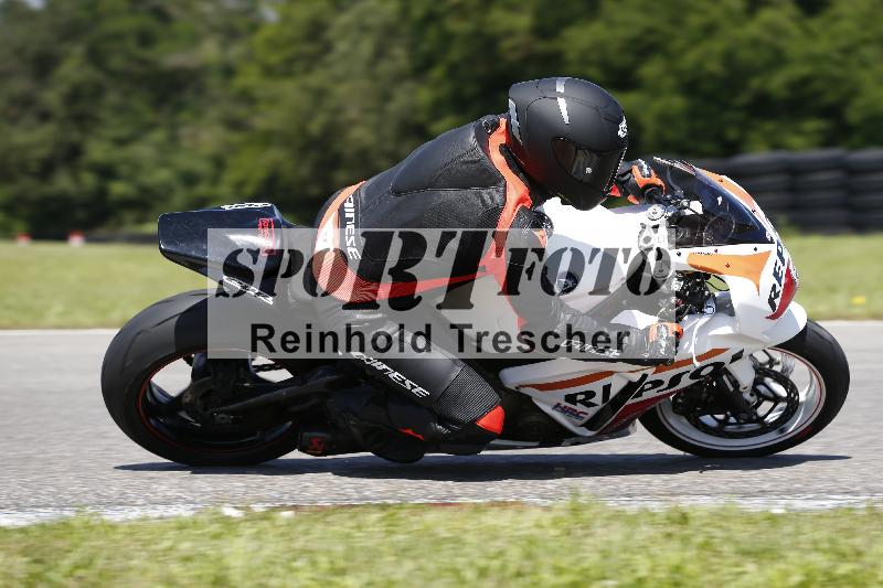 /Archiv-2024/29 12.06.2024 MOTO.CH Track Day ADR/Gruppe gelb/9